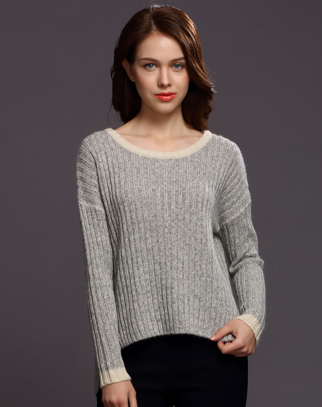 立体针织条形纹路圆领长袖毛衣