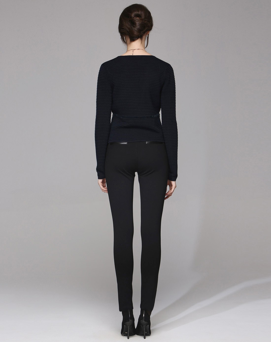 萨拉迪恩sarah dean女装黑色时尚大翻领长袖毛衣wf140121e33_唯品会