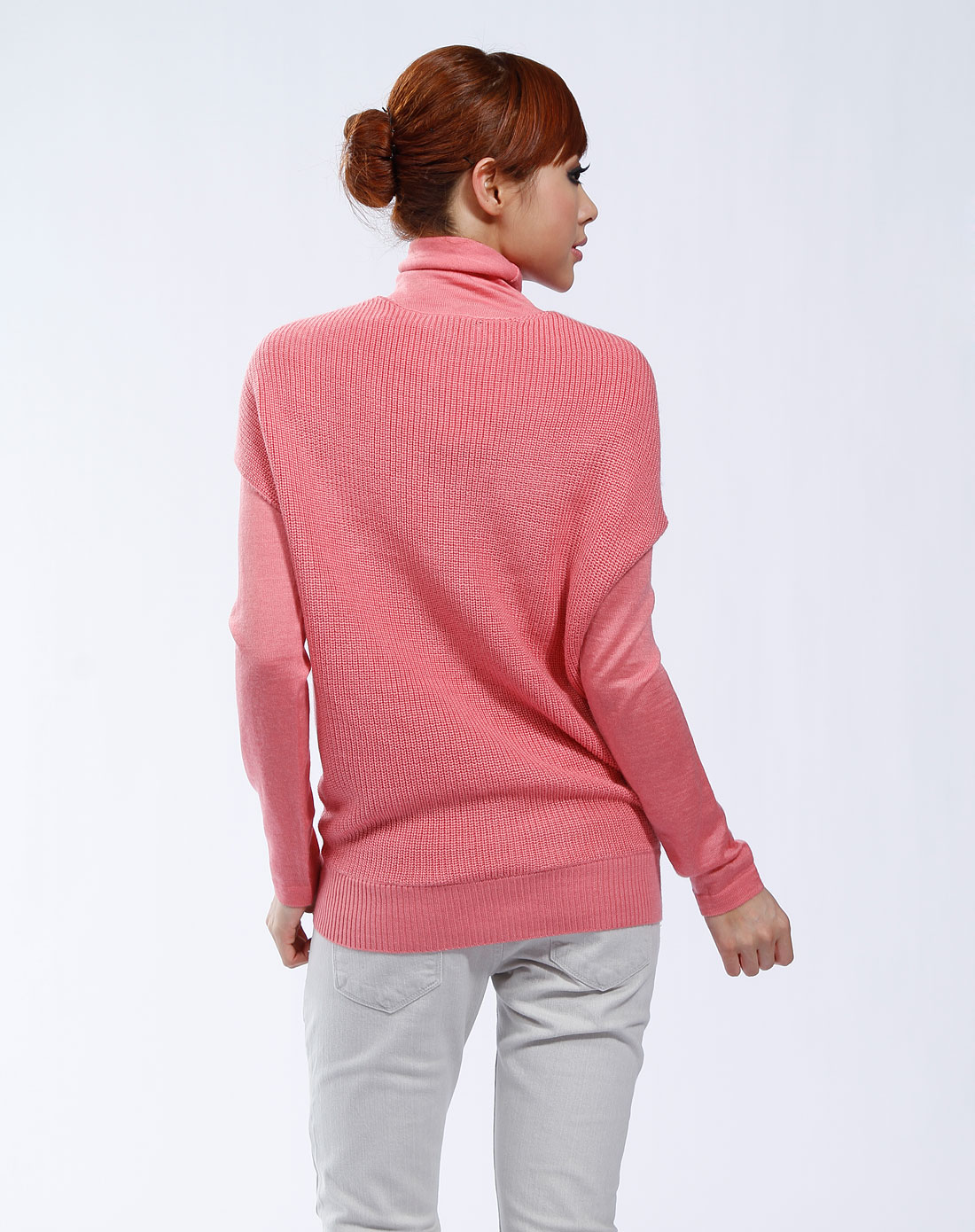 浅玫红色v领蝙蝠袖针织衫