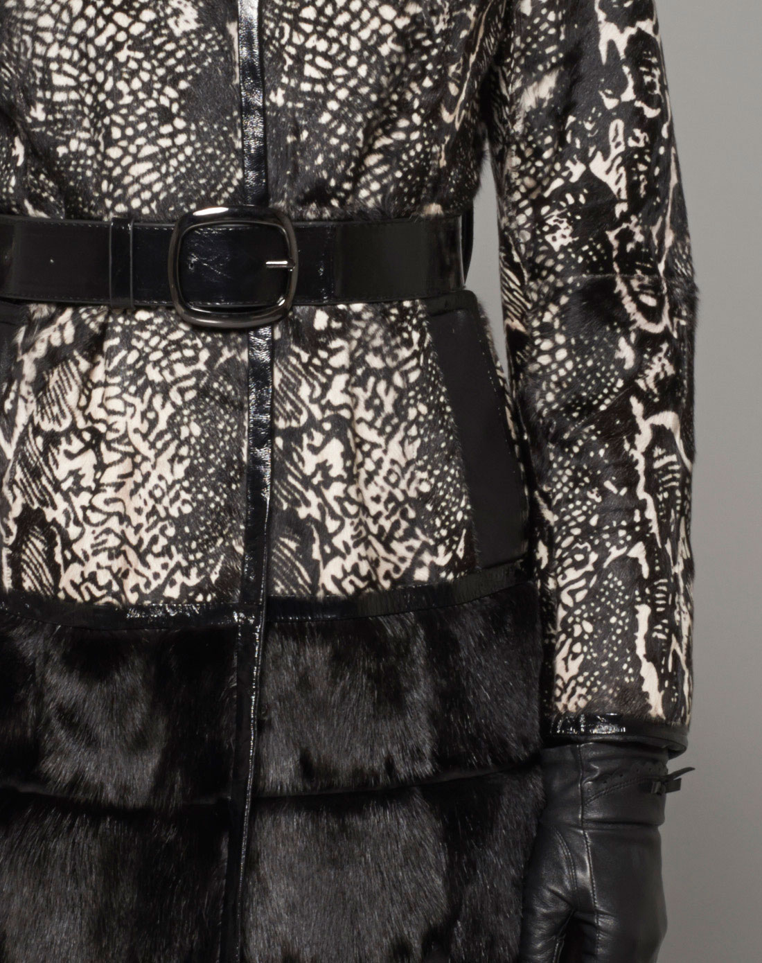 黑色蛇纹羊毛皮拼皮草大衣