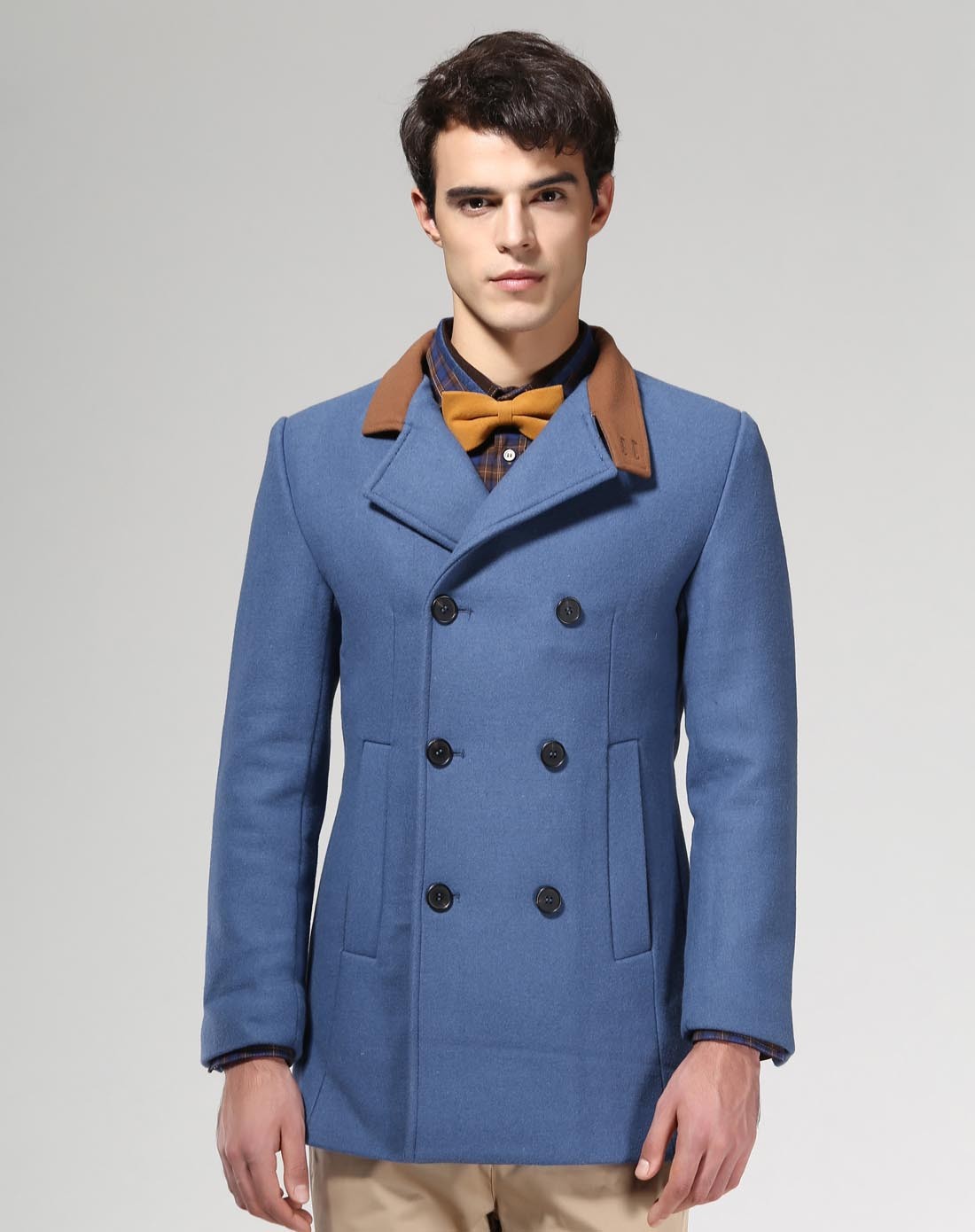 男款灰蓝色风衣