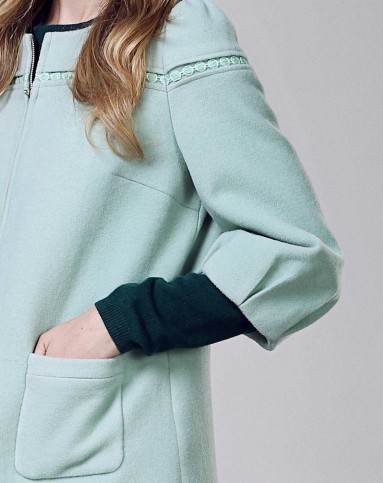 灰湖绿七分袖圆领呢大衣