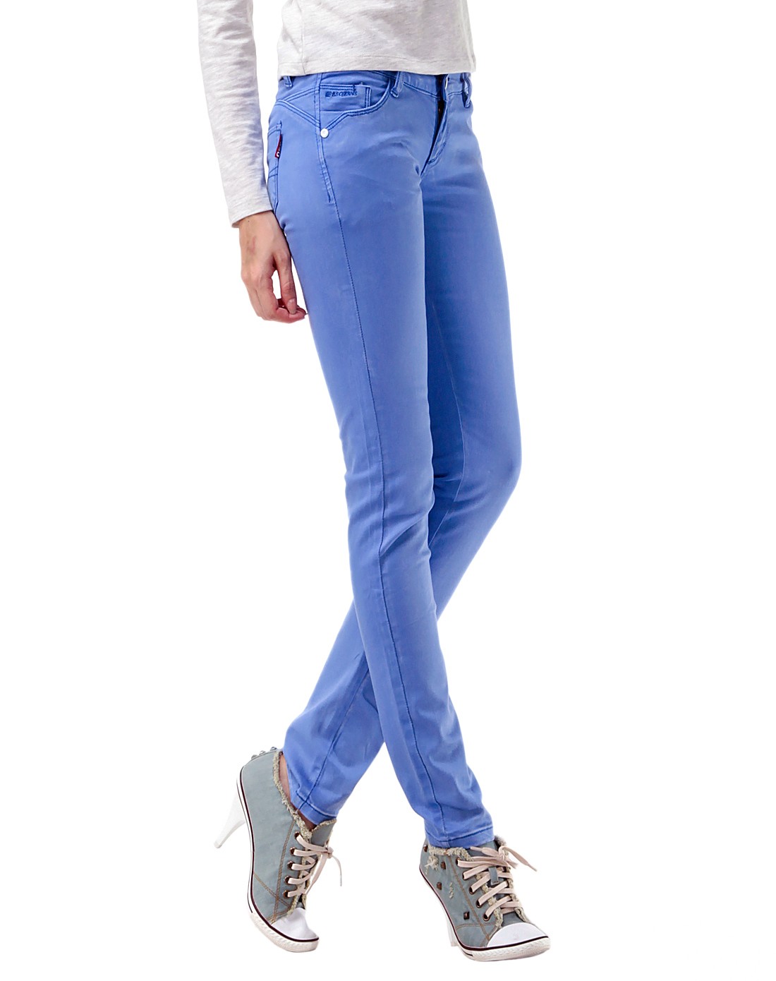 女款彩蓝色低腰牛仔长裤 合体时尚