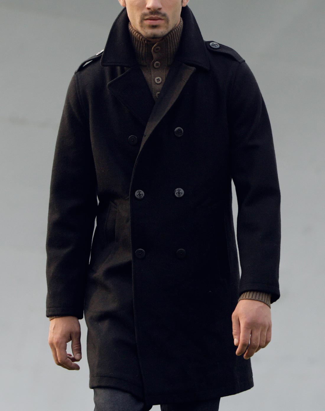 男黑色海军领长大衣