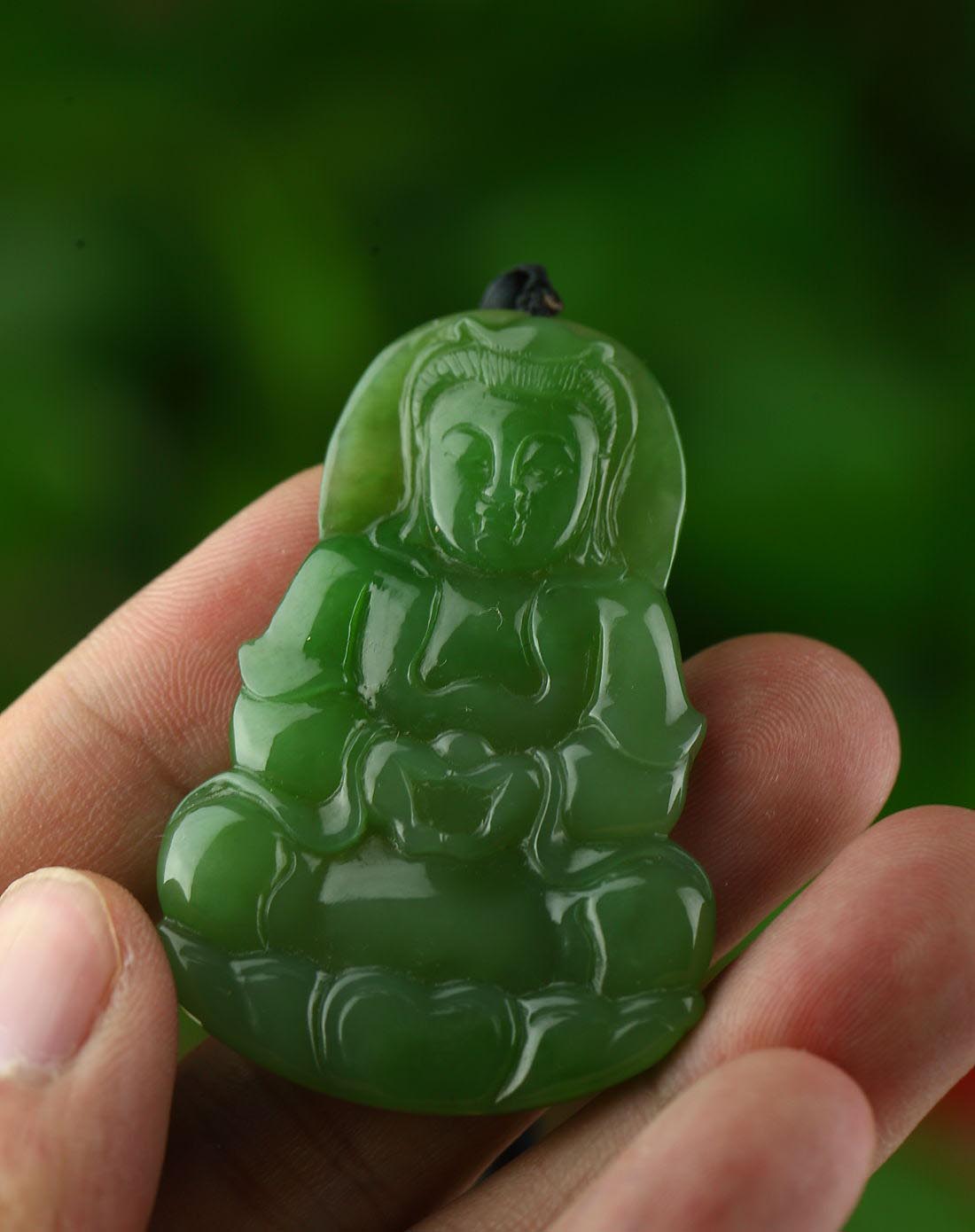 天然和田碧玉保平观音吊坠(权威证书)