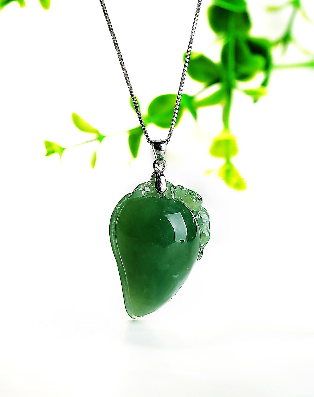 纯银镶扣超细腻冰种饱满满绿色寿桃 添福添寿吊坠