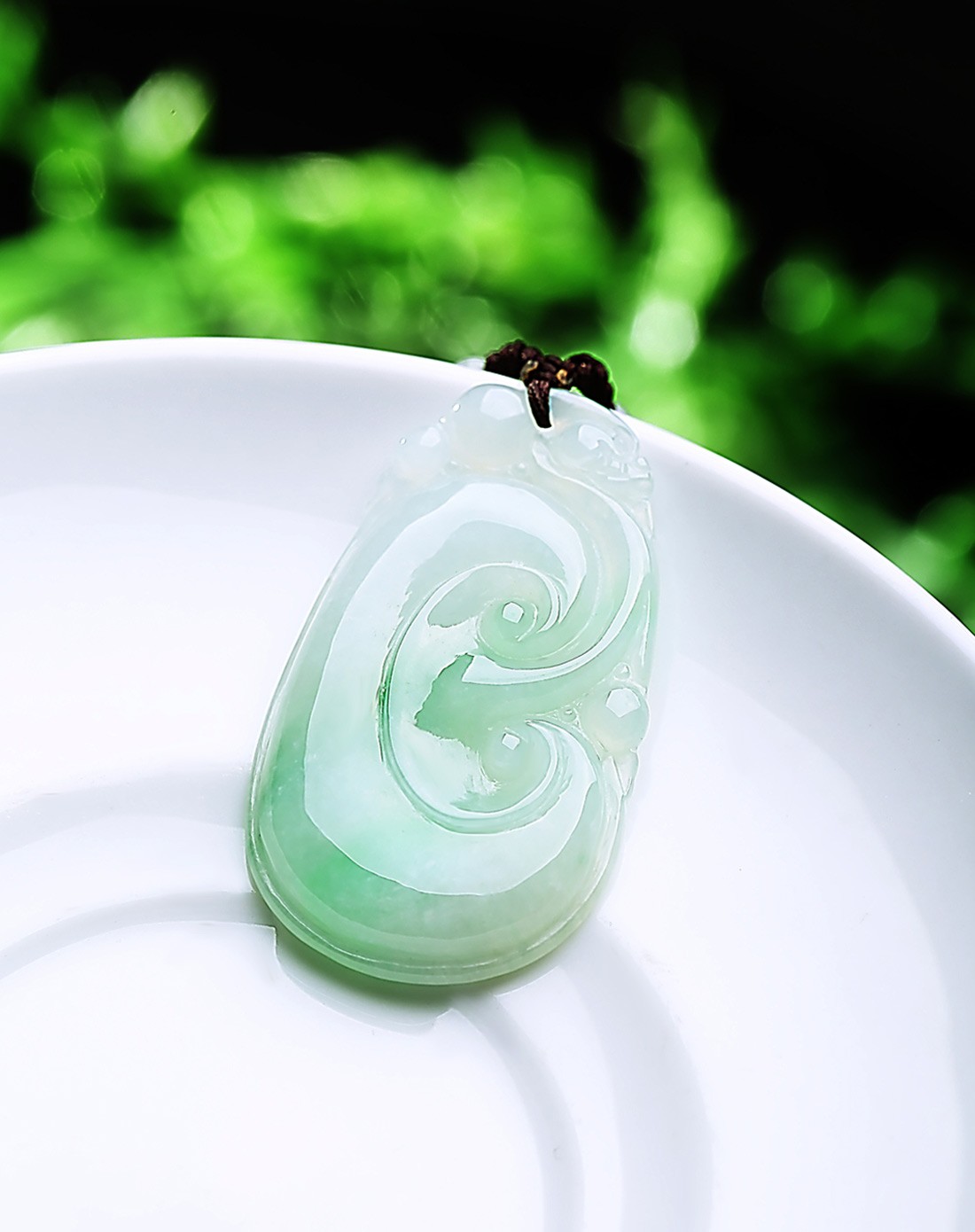 精雕超细腻冰种俏色飘阳绿如意 事事如意吊坠