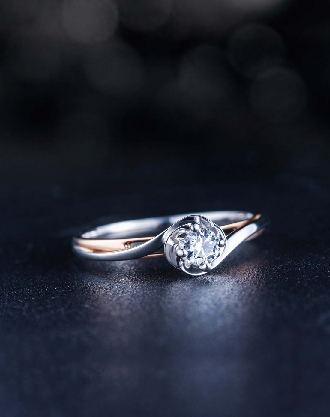 周六福珠宝专场-18k双色金钻石戒指四爪经典款