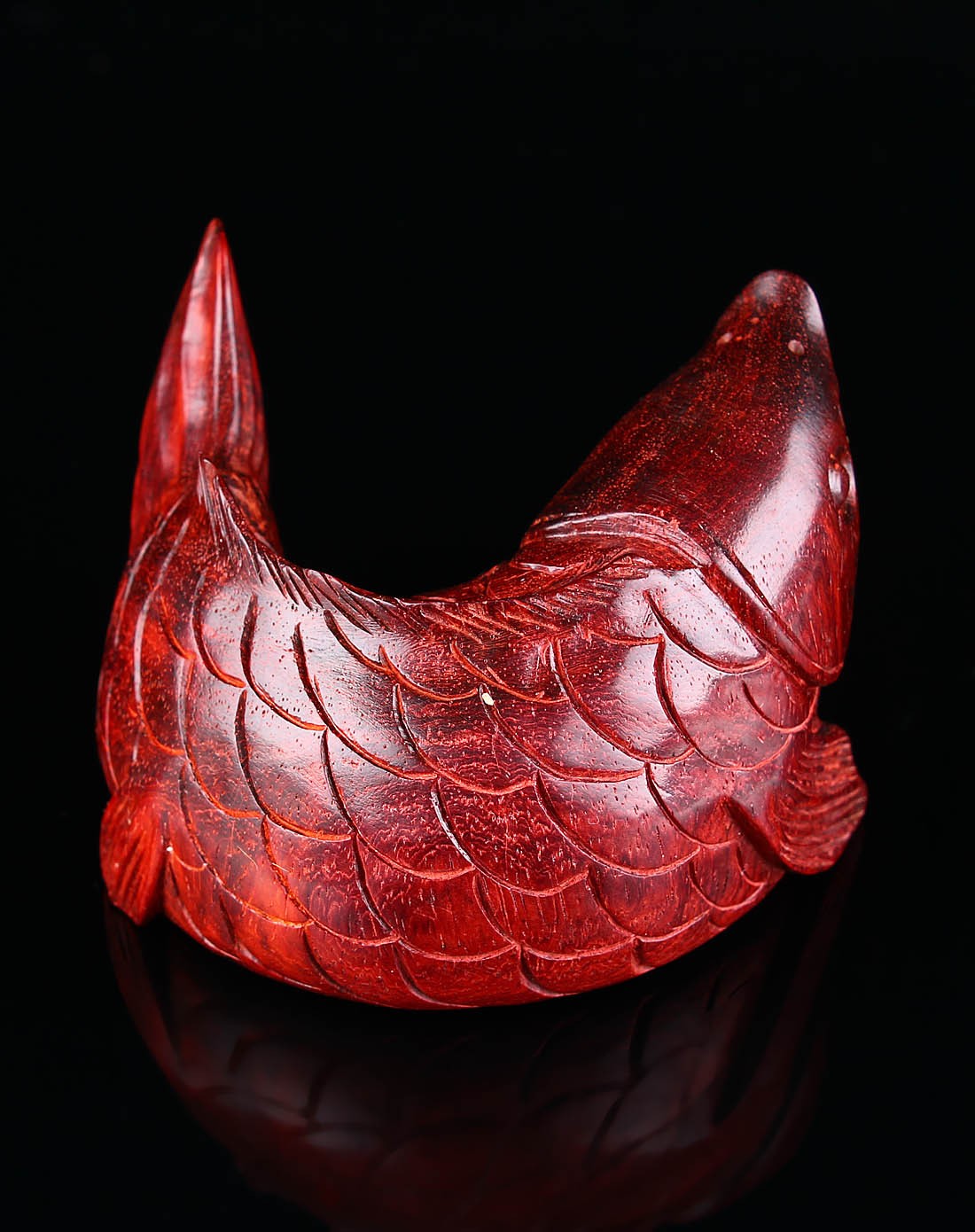 天然小叶紫檀神鱼摆尾手把件