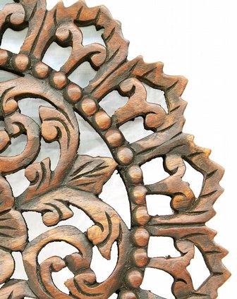 泰国芒果木圆形镂空雕刻摆件