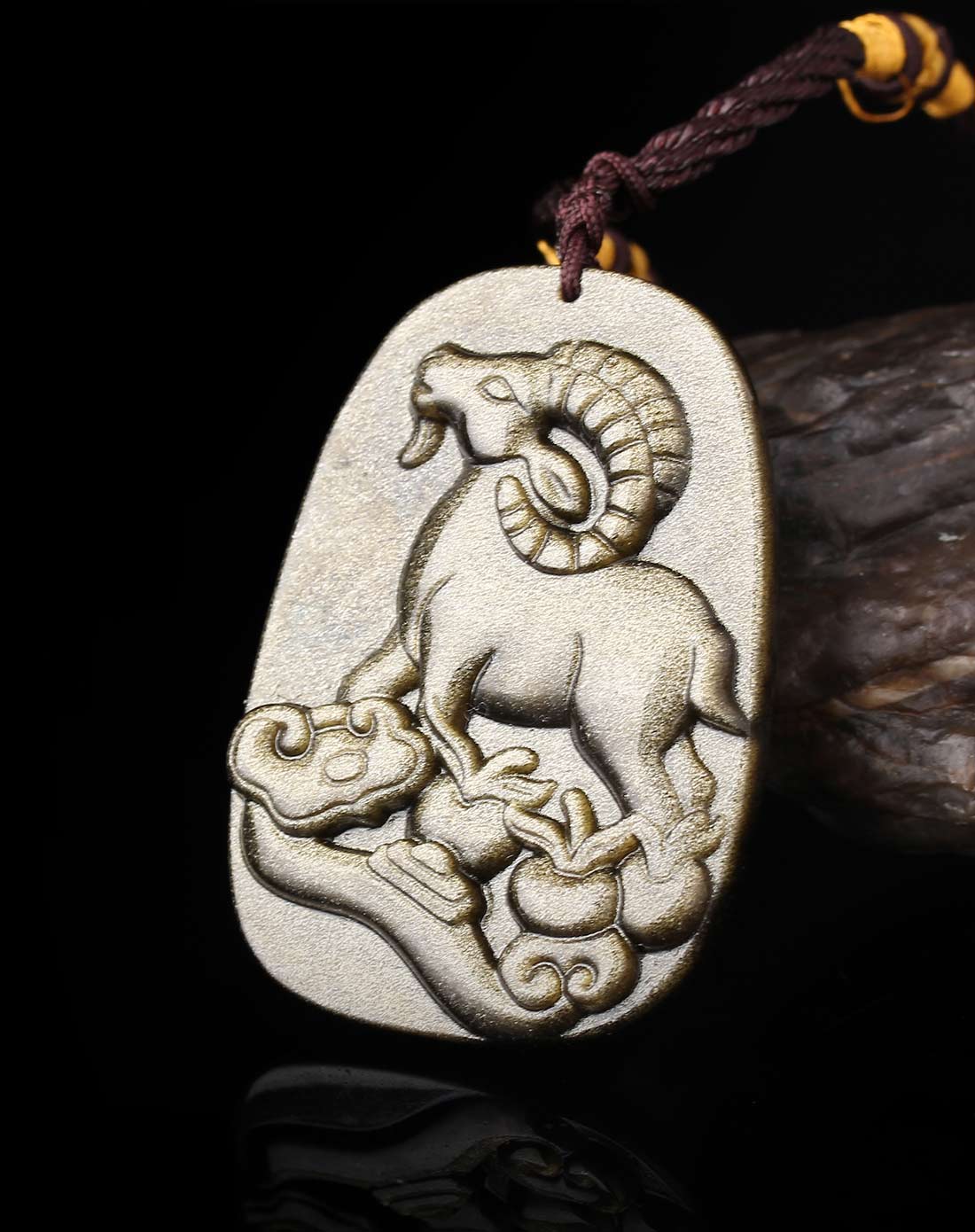 福羊开泰3a级天然金曜石生肖羊精雕吊坠