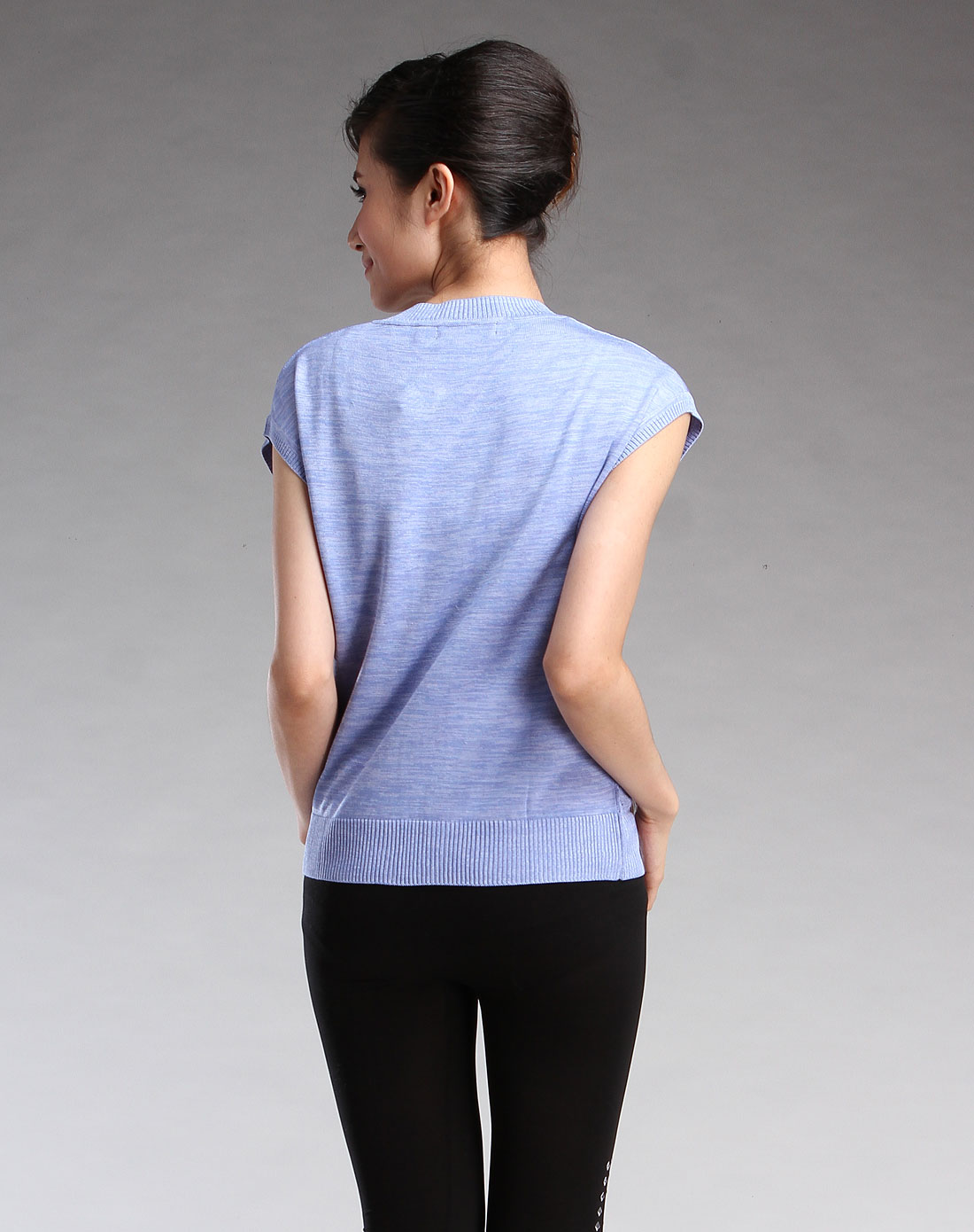 湖蓝色时尚无袖衫