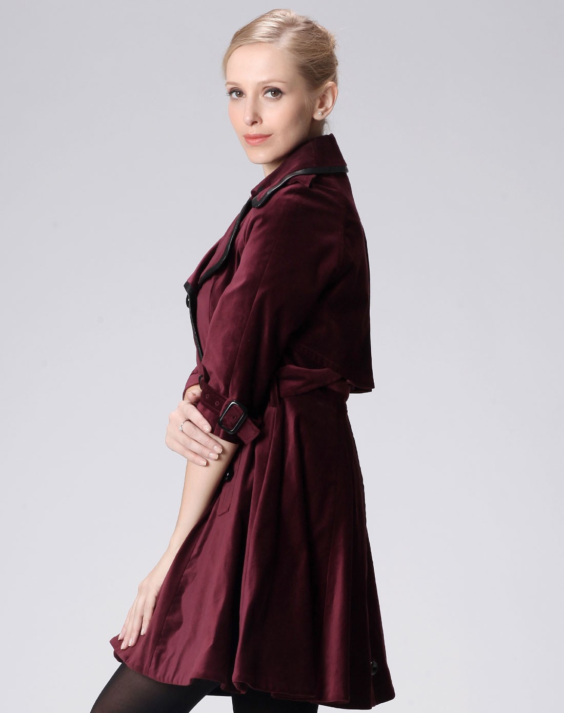 紫罗兰色高贵复古外套