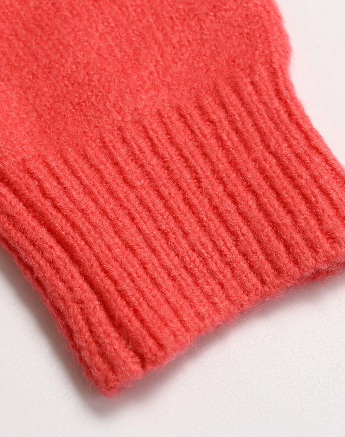 女童西瓜红圆领毛衣