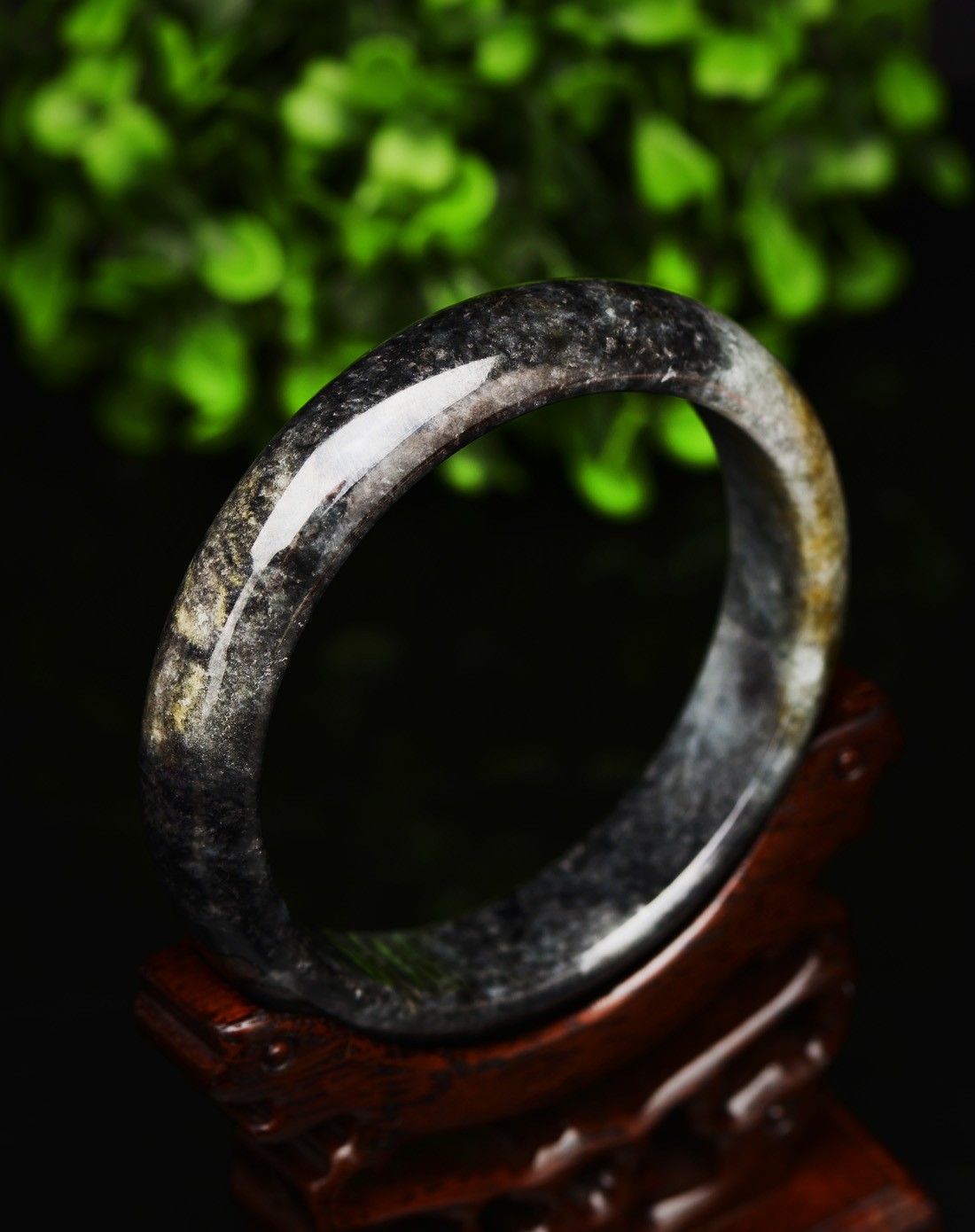 中号天然a货翡翠墨翠手镯(国家权威证书)