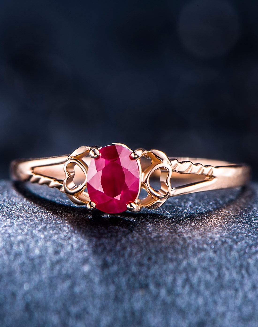 18k玫瑰金红宝石女戒指