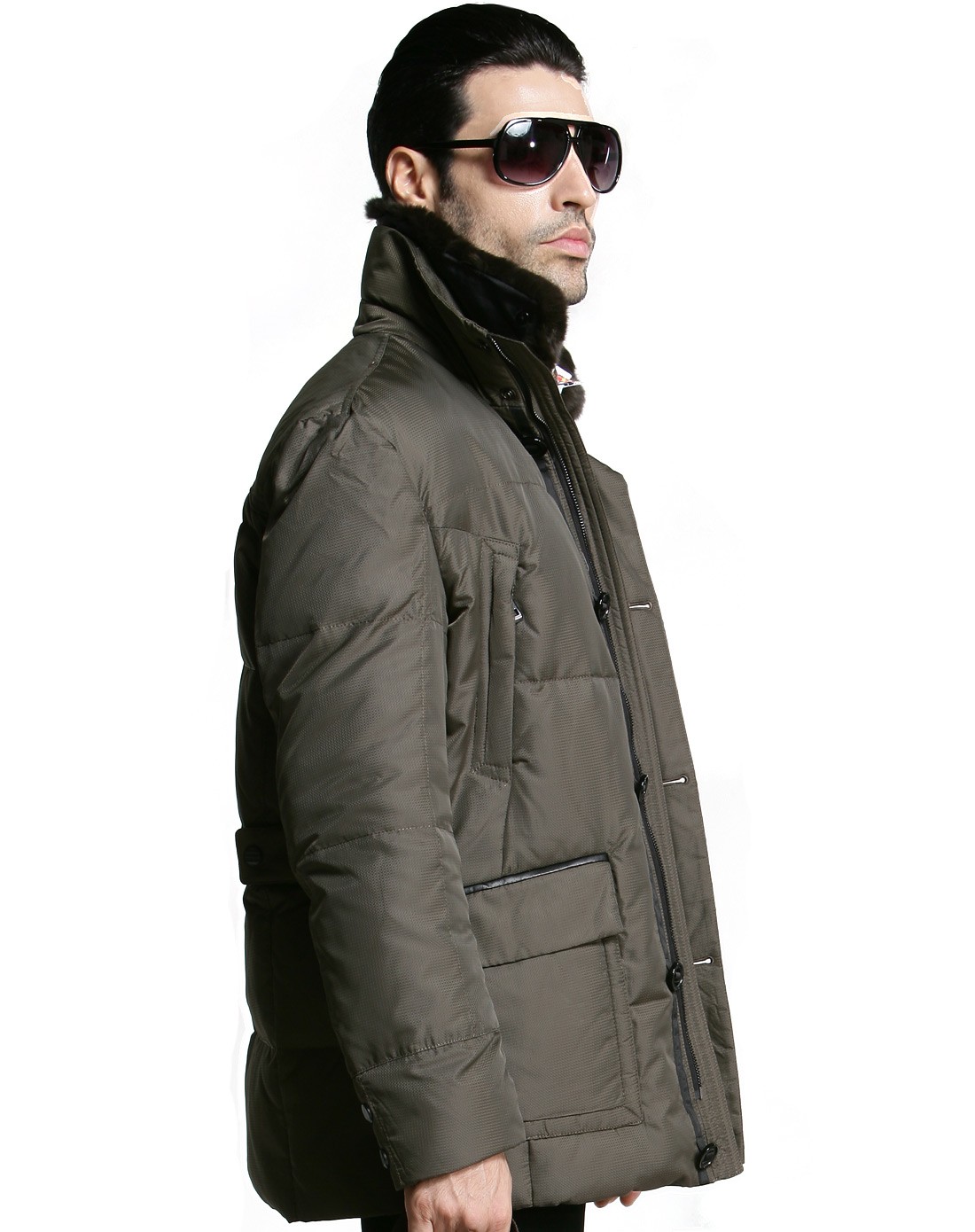 男款咸菜绿羽绒服