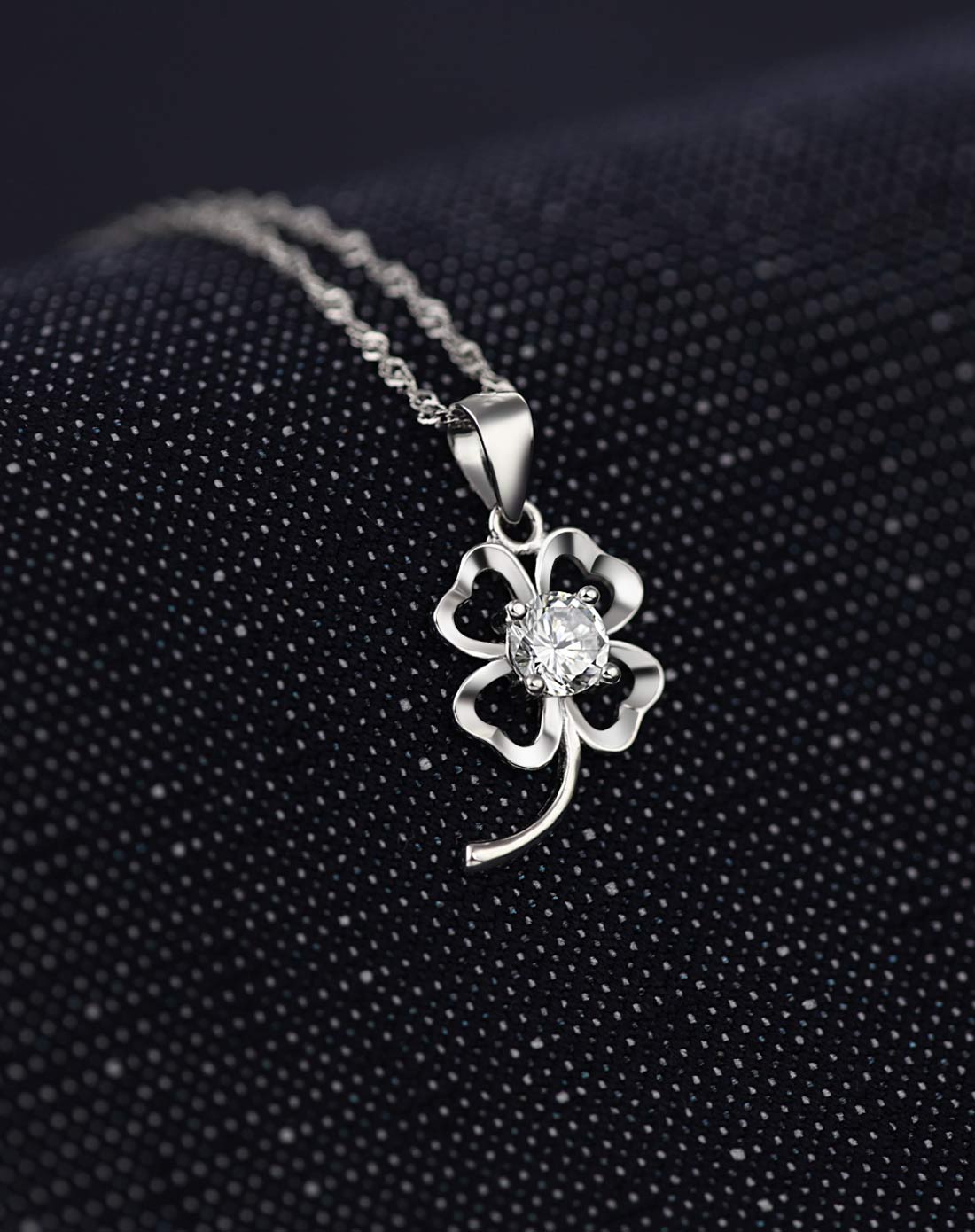 s925银四叶草镶嵌3a级锆石吊坠