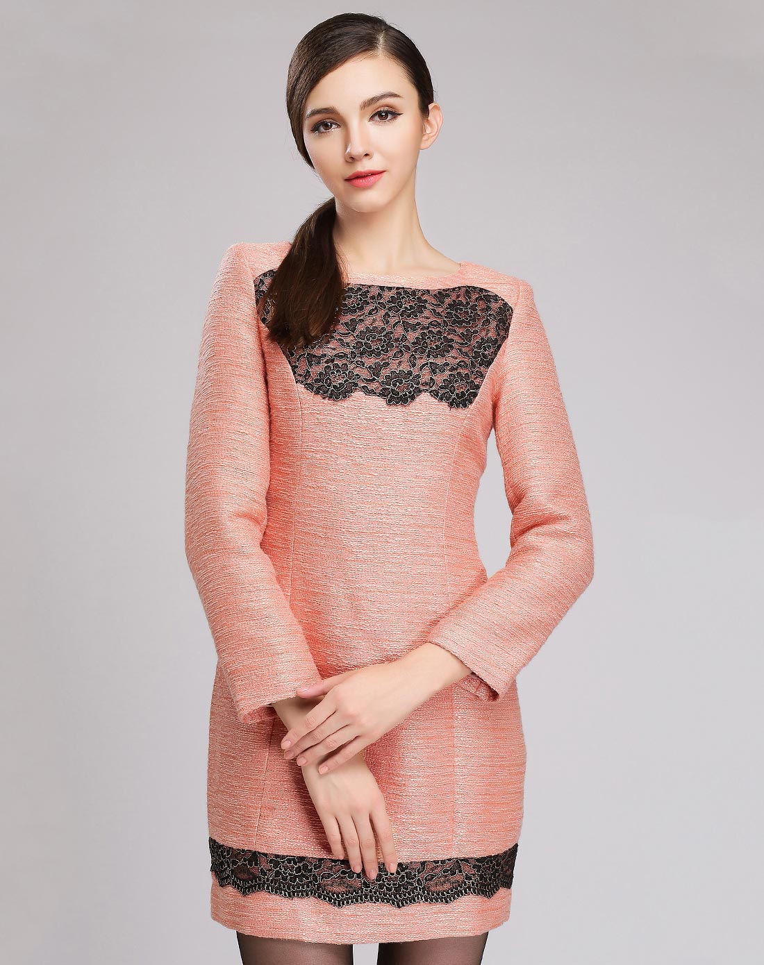 子牧zimmur 中粉色长袖蕾丝拼接优雅修身连衣裙