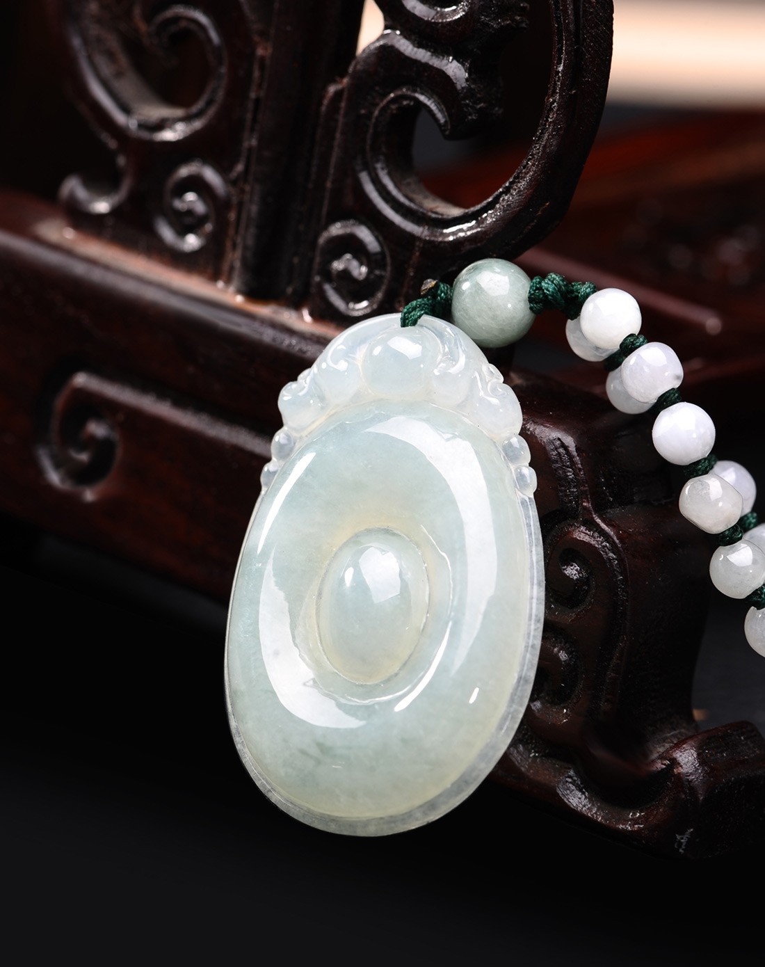 水头好冰种浅绿福贝天然a货翡翠吊坠(附国家级鉴定证书)