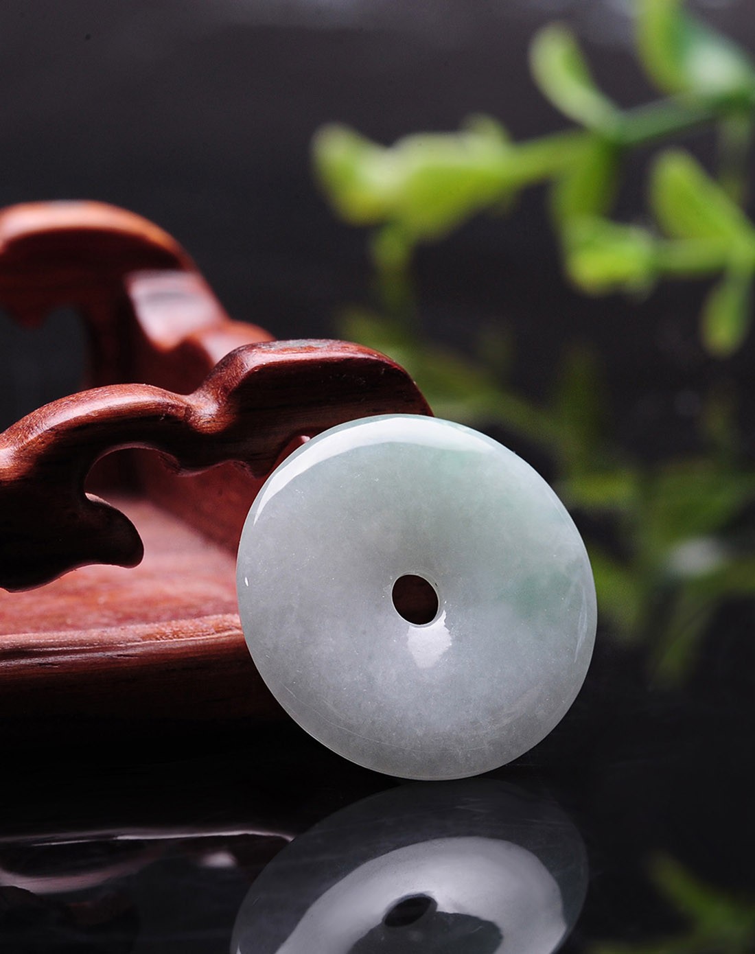 男女通款水头好糯种白底青中号平安扣天然a货吊坠(附国家级鉴定证书)