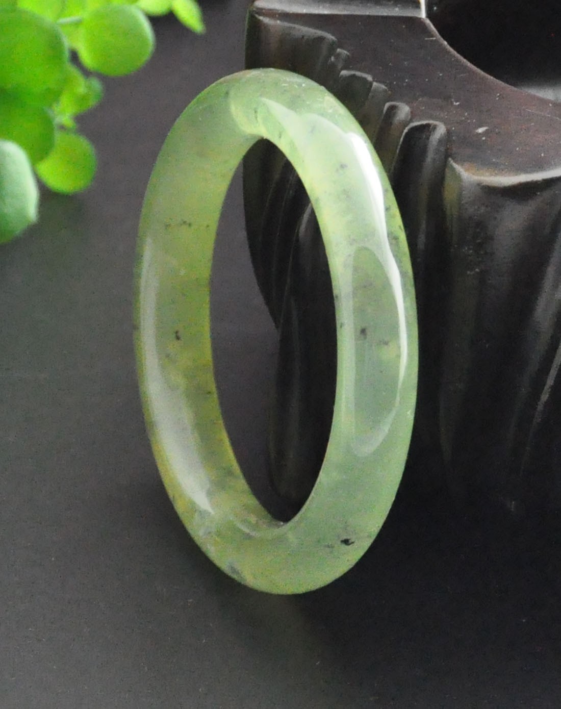 高冰种翠绿飘蛇纹玉手镯