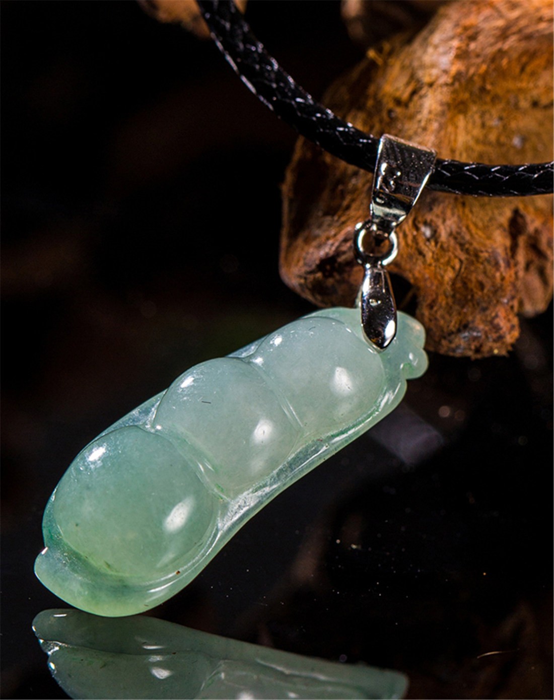 新年有礼四季豆翡翠吊坠附证书