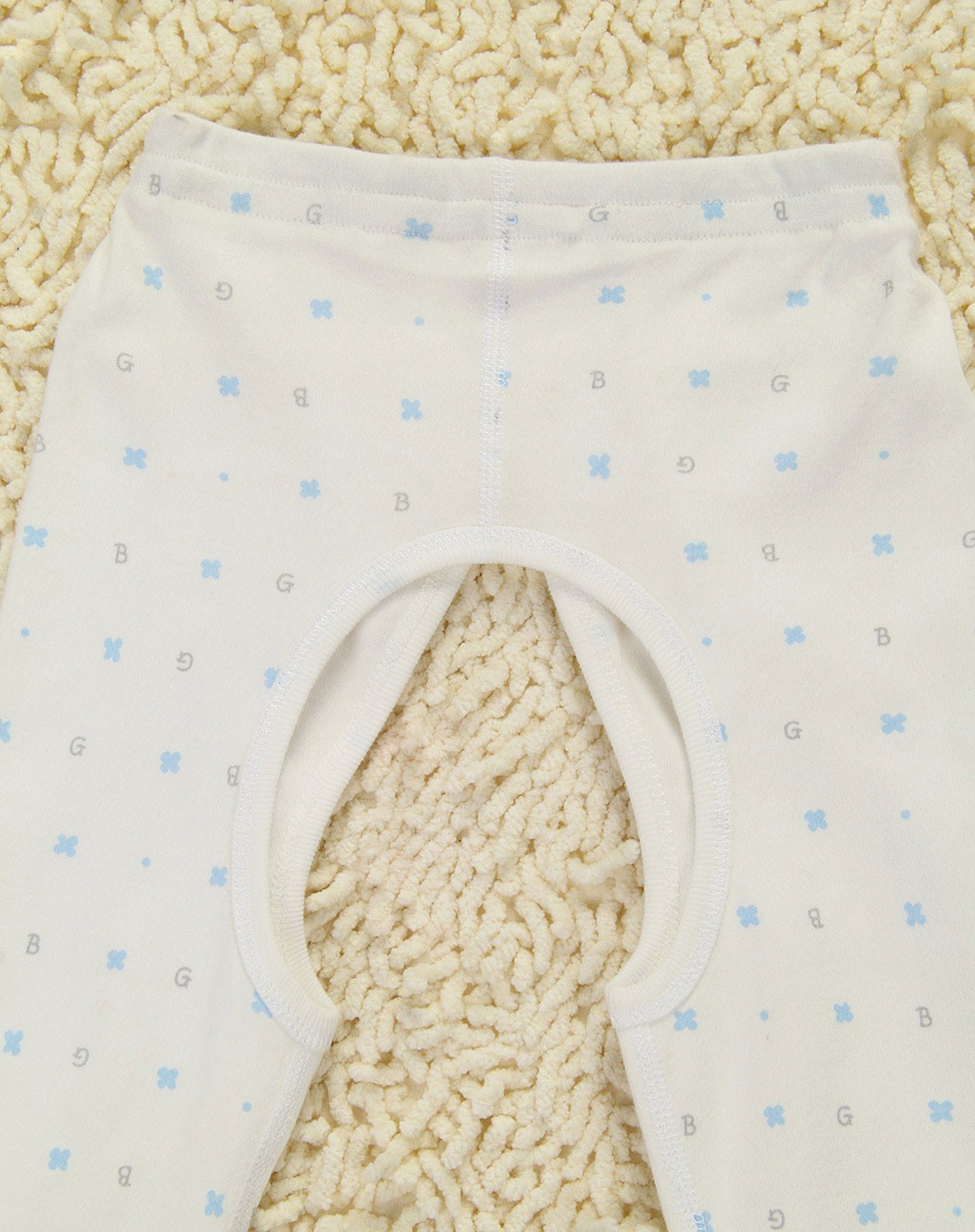 男童蓝色开裆裤