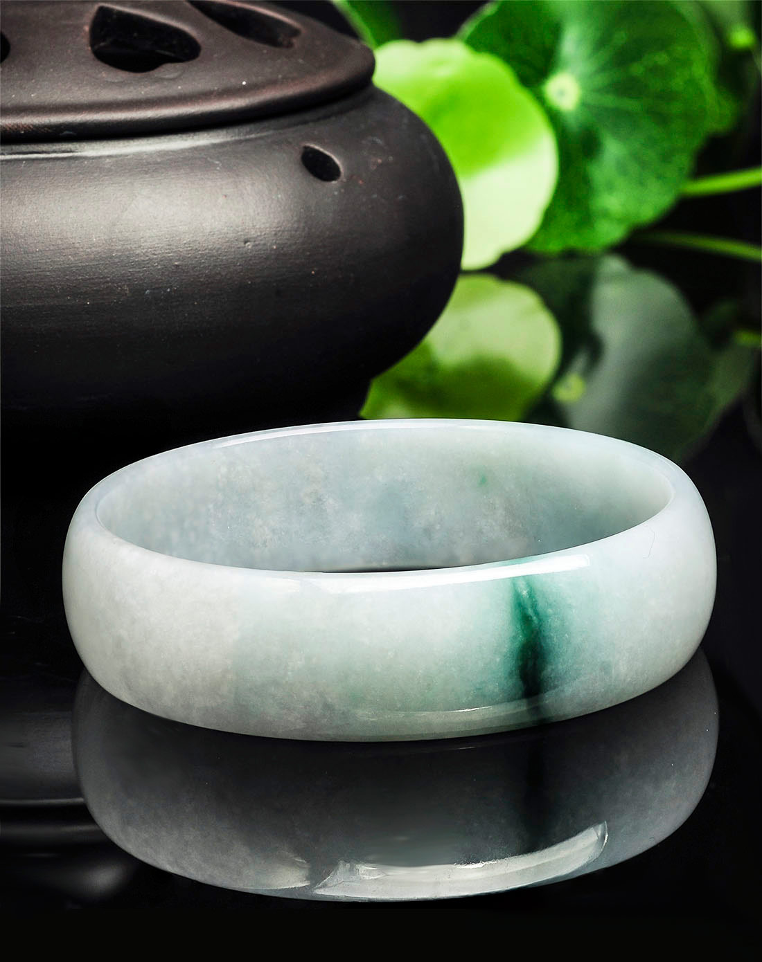 52#细糯地飘蓝花完美无纹圆形时尚青春手镯 天然翡翠a货(附国检证书)