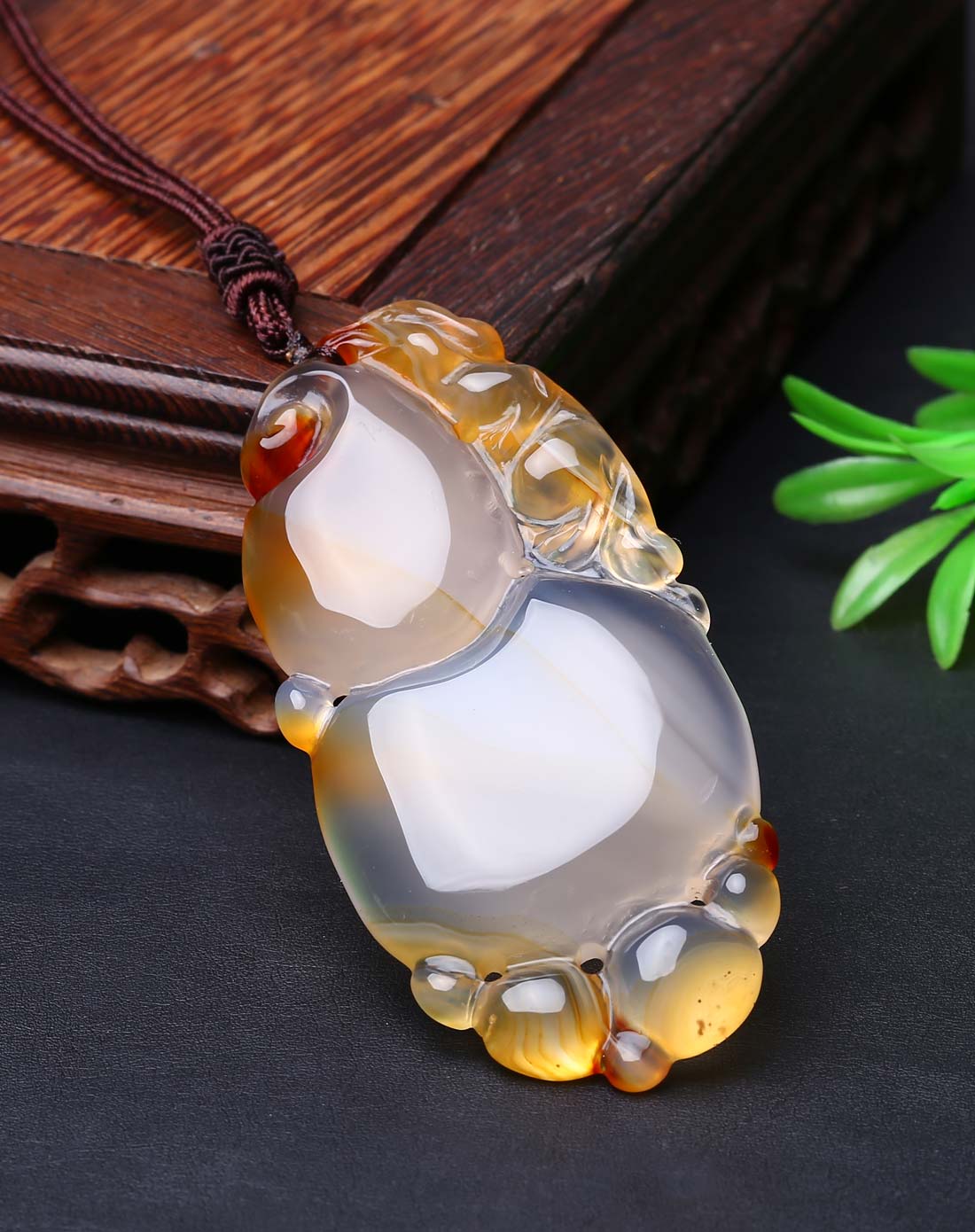 俏色天然玉髓雕刻葫芦大吊坠y12