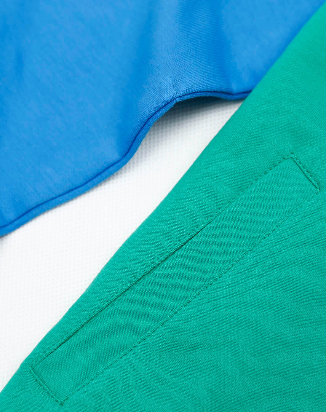 男童湖蓝绿帽衫