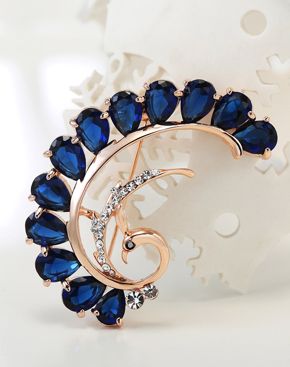 t400饰品专场 采用奥地利水晶孔雀翎胸针