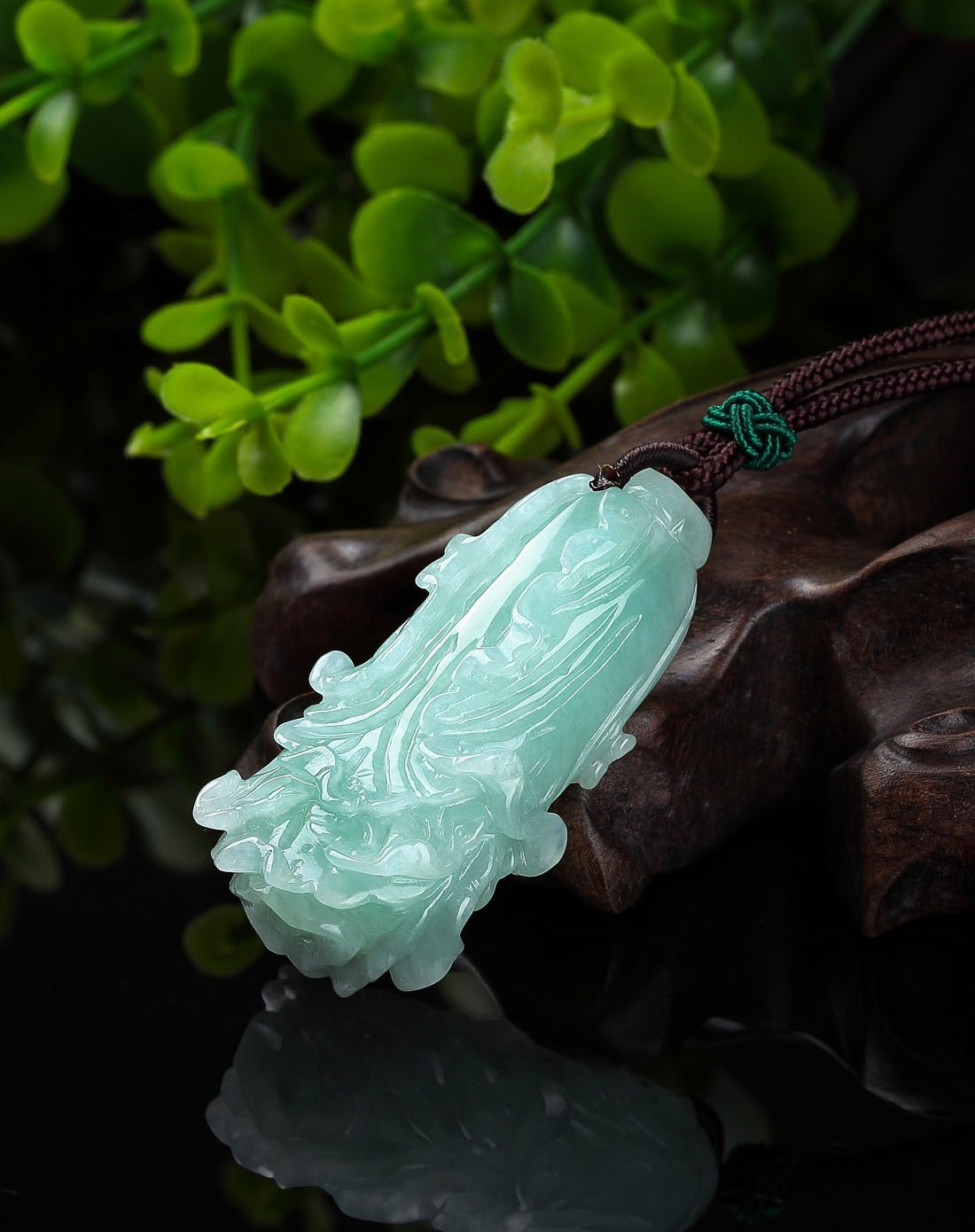 精雕天然a货翡翠甜豆种绿饱满百财白菜吊坠