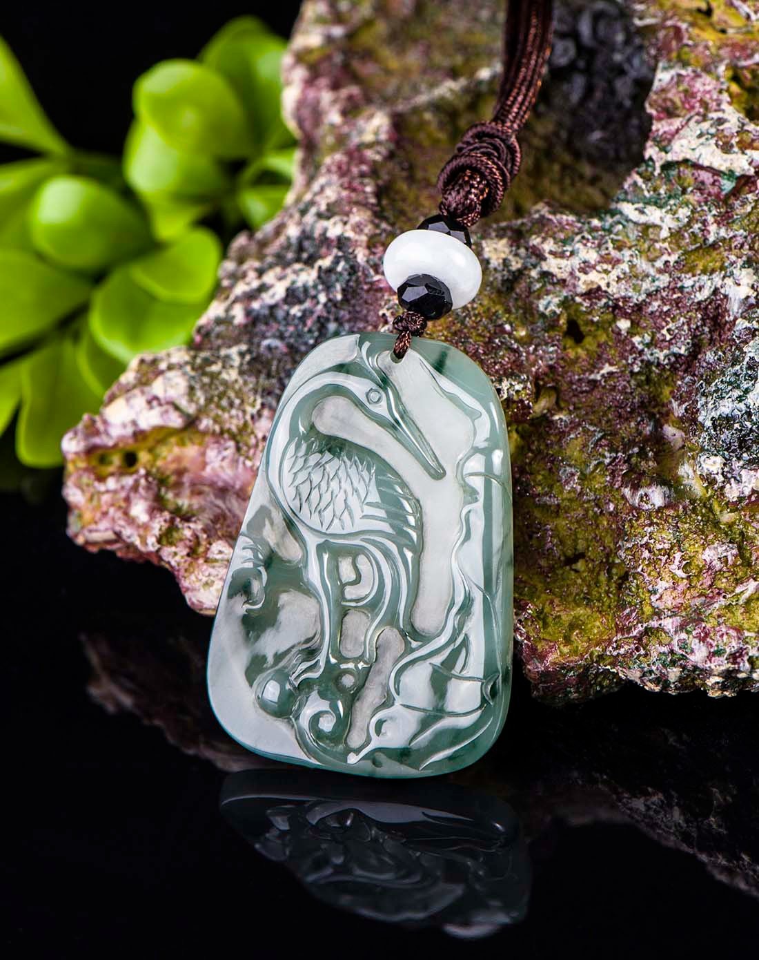 a货翡翠油青种飘蓝花松鹤延年吊坠