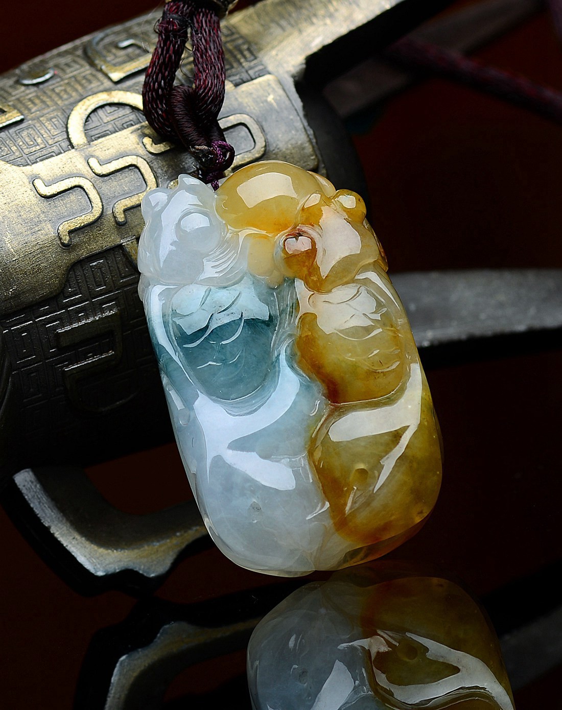 a货翡翠冰糯种双色巧雕金玉满堂吊坠