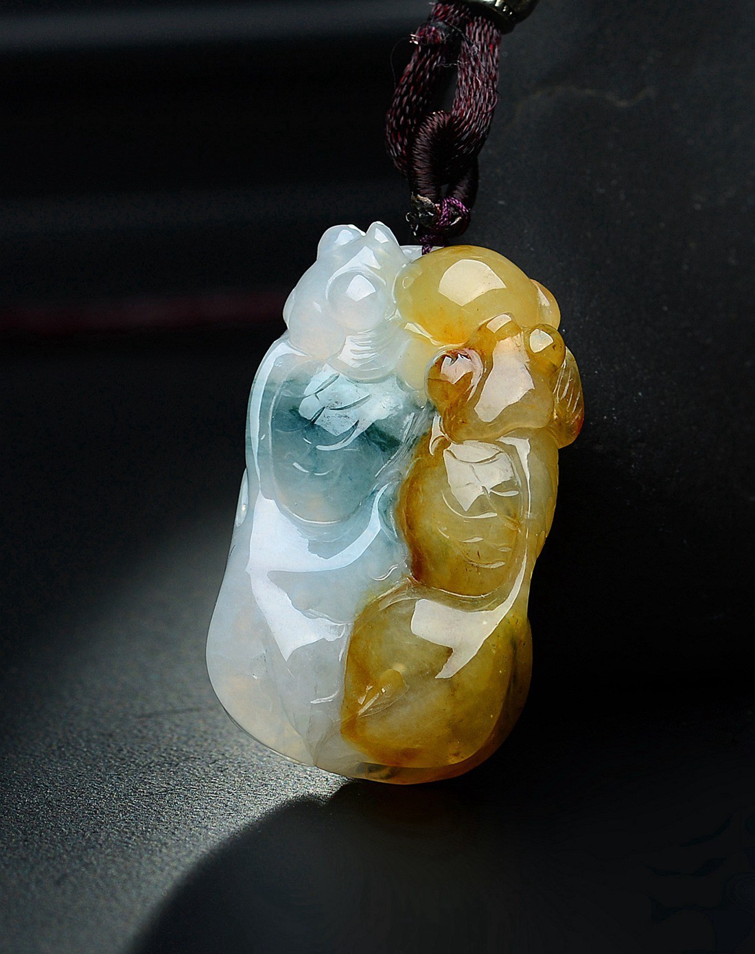 a货翡翠冰糯种双色巧雕金玉满堂吊坠