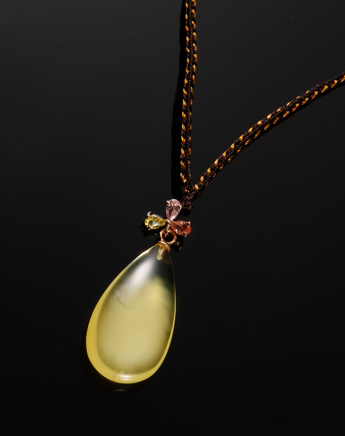 > 中性黄色水晶蜜琥珀项链(附证书)