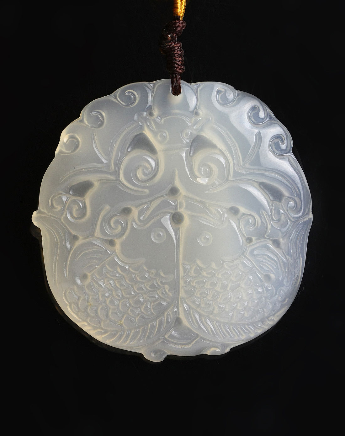 中性透白冰种玉髓鱼牌吊坠(附证书)