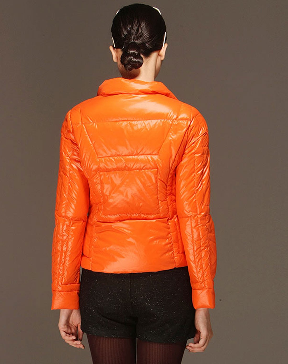 薄绒橘色短款长袖羽绒服