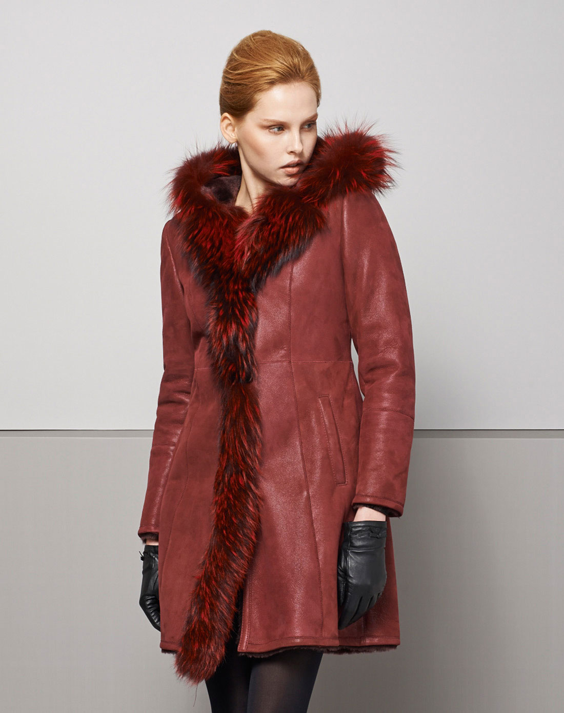 酒红狐狸毛领皮毛一体大衣