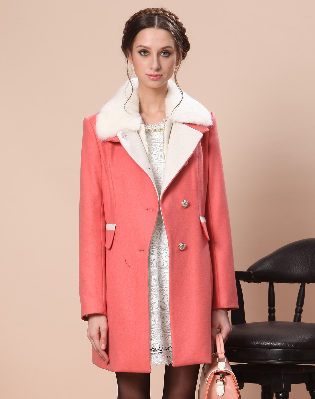 桃红色长袖外套