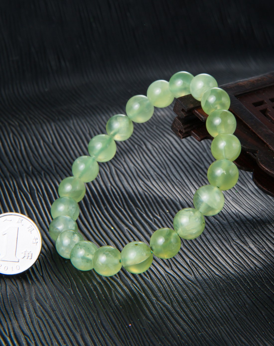 清新葡萄石手串(9.5mm)