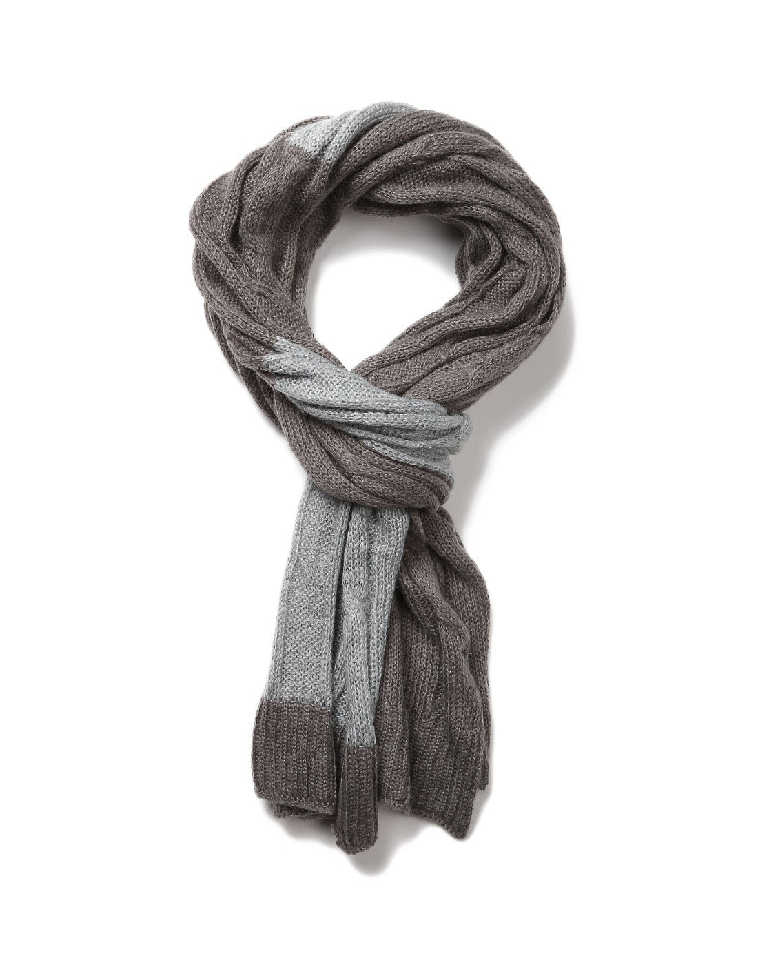 灰色时尚麻花织纹拼接围巾