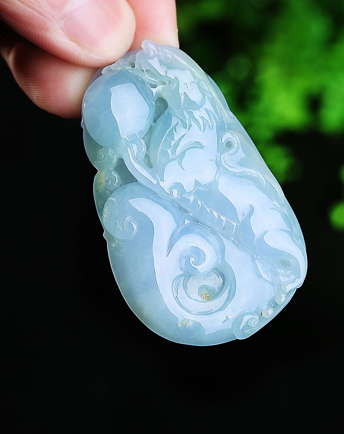 极品精雕超细腻冰种满紫色龙牌 龙腾四海驱邪挡灾吊坠