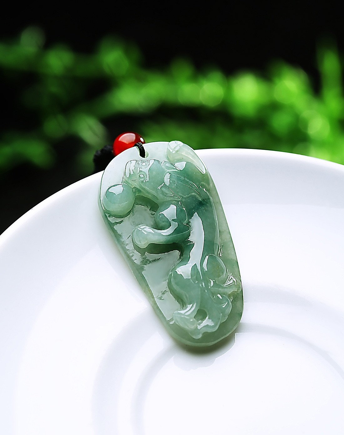 精雕超细腻冰种绿底草龙 生意兴隆吊坠