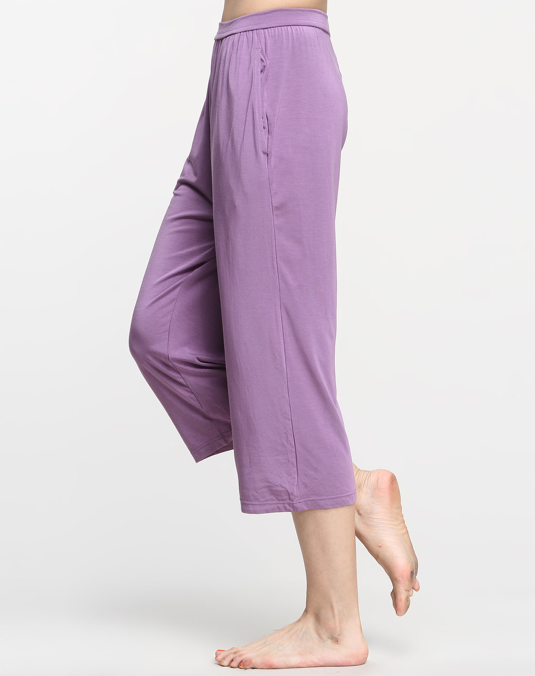 浅灰紫色时尚超细木代尔七分裤