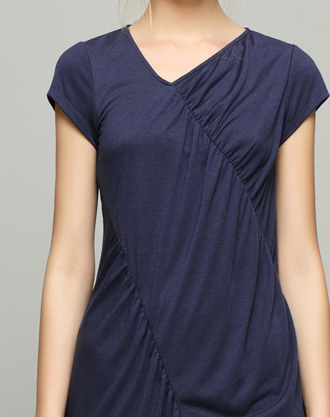 蓝紫色舒适针织抽褶连衣裙