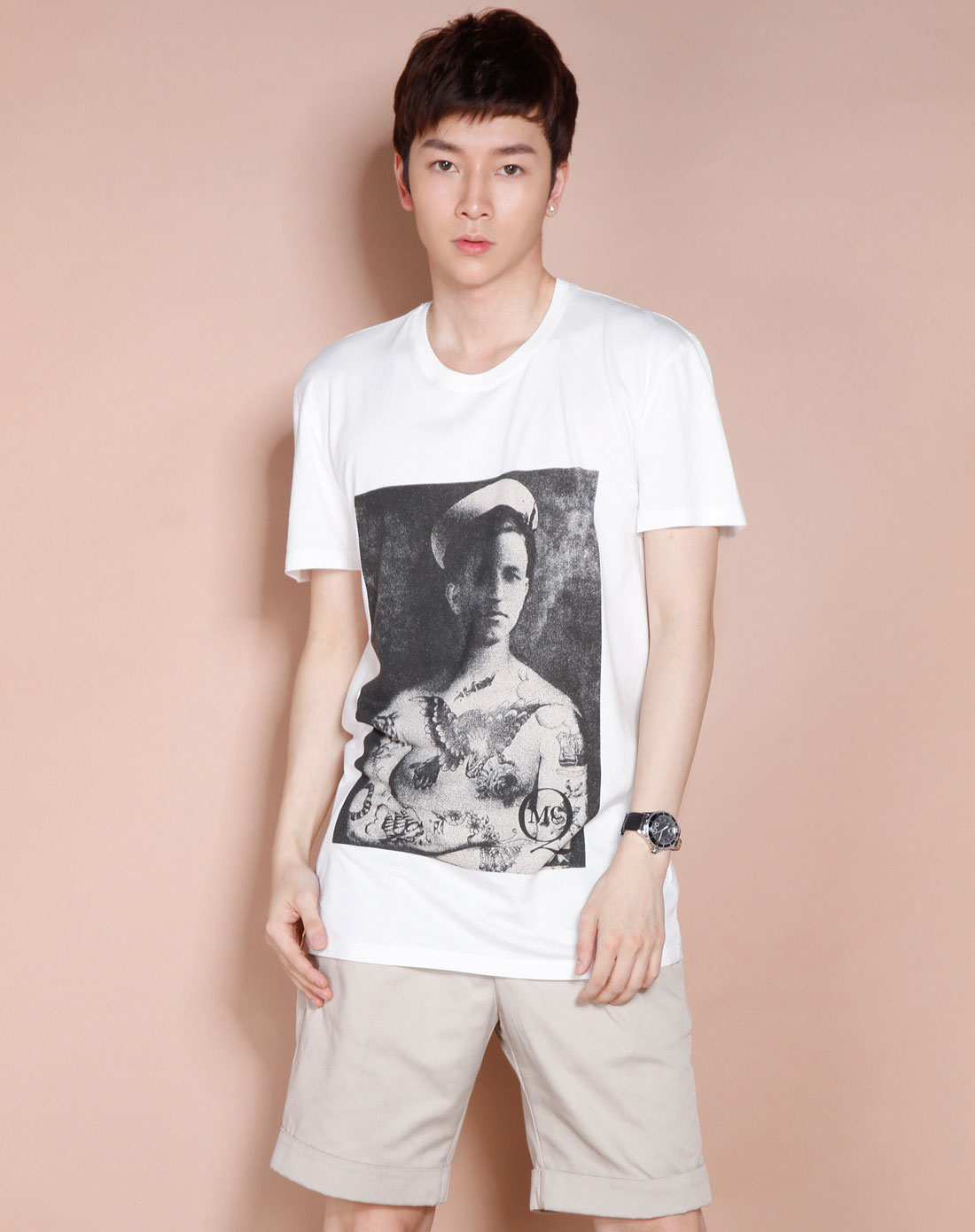 mcqueen 男款白色人物印图短袖休闲t恤