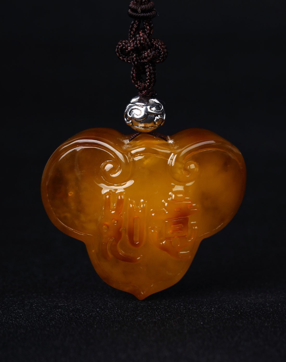 老蜜蜡如意吊坠