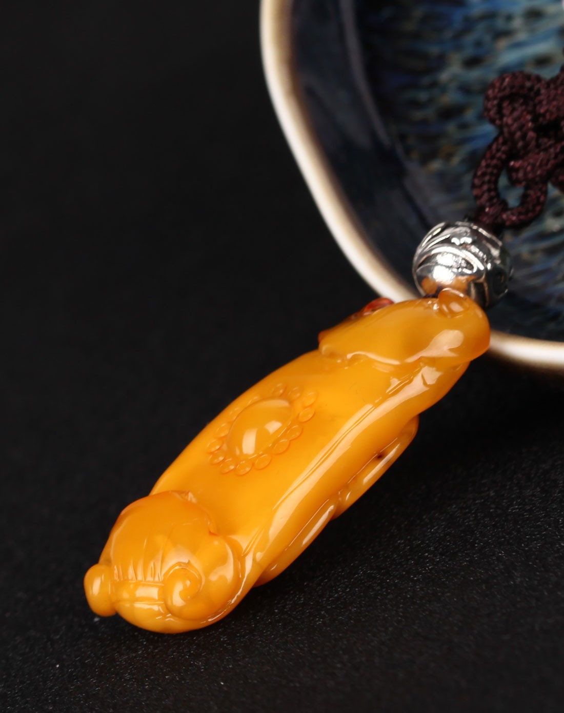事事如意 鸡油黄老蜜蜡如意铜钱吊坠